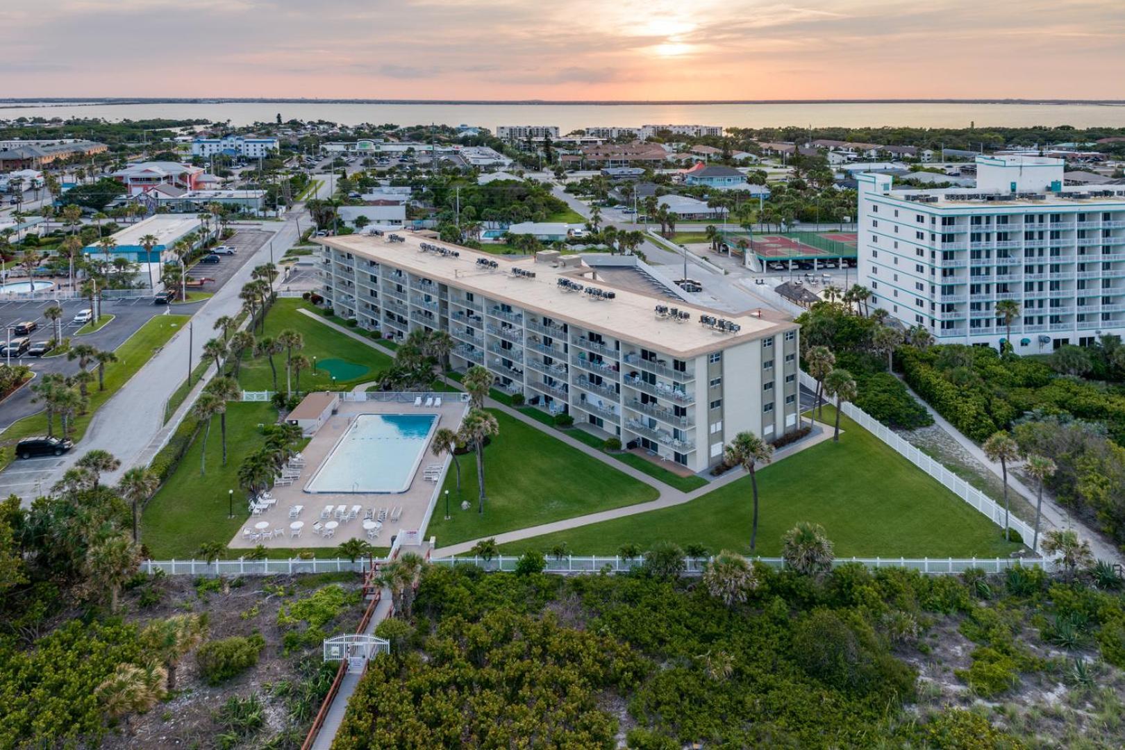Cocoa Beach Towers Luaran gambar