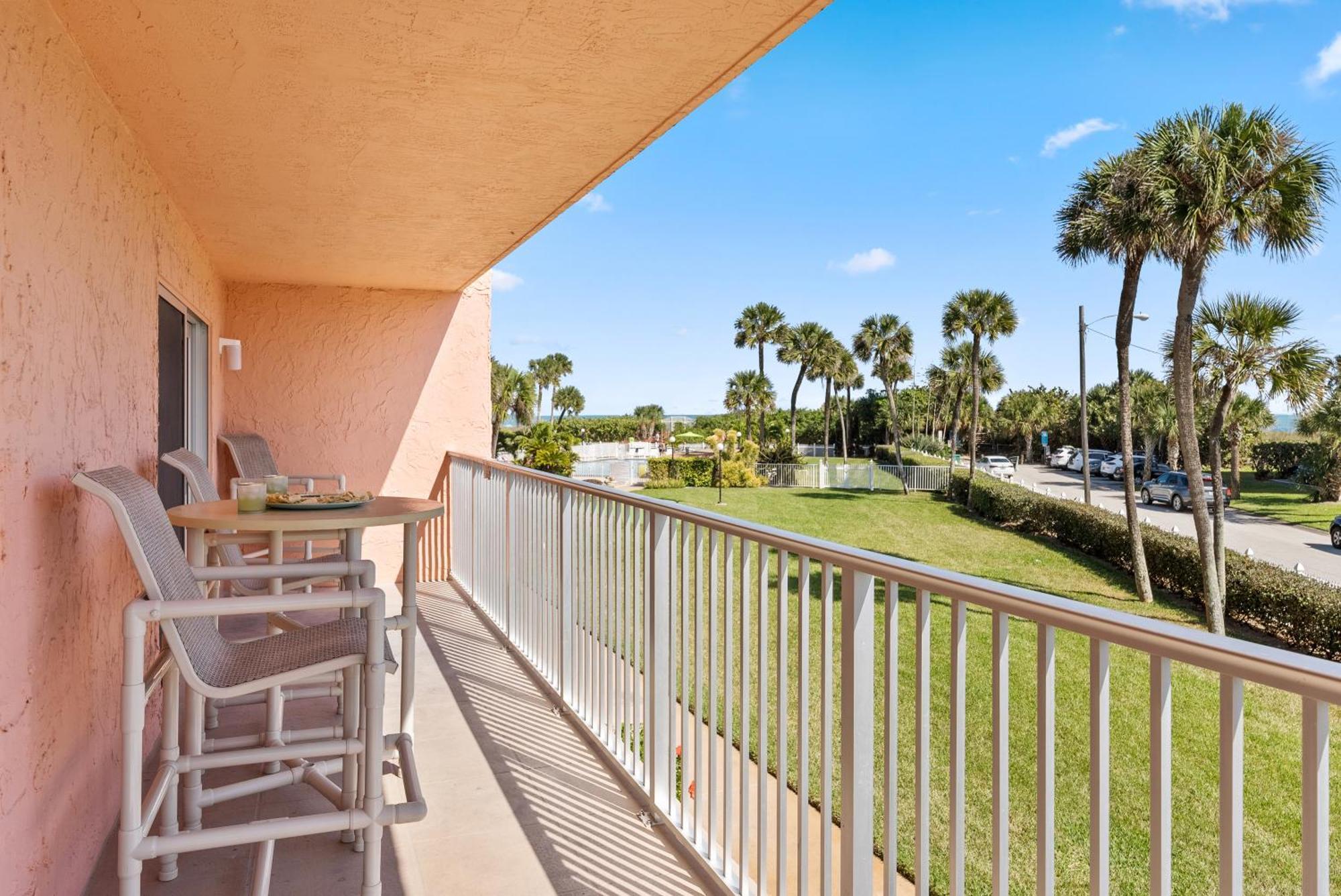 Cocoa Beach Towers Bilik gambar