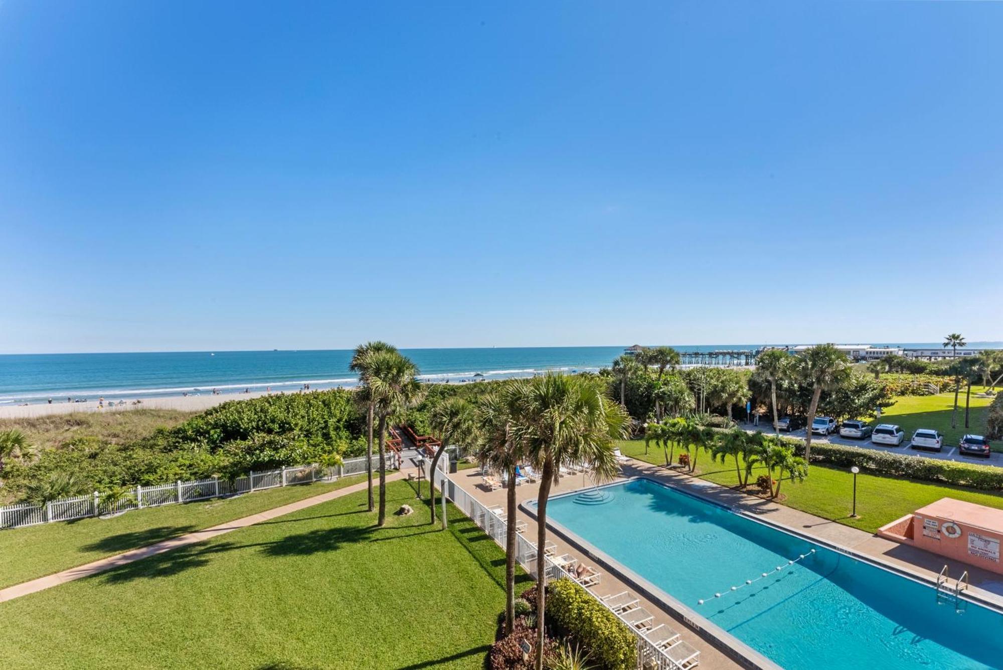 Cocoa Beach Towers Bilik gambar
