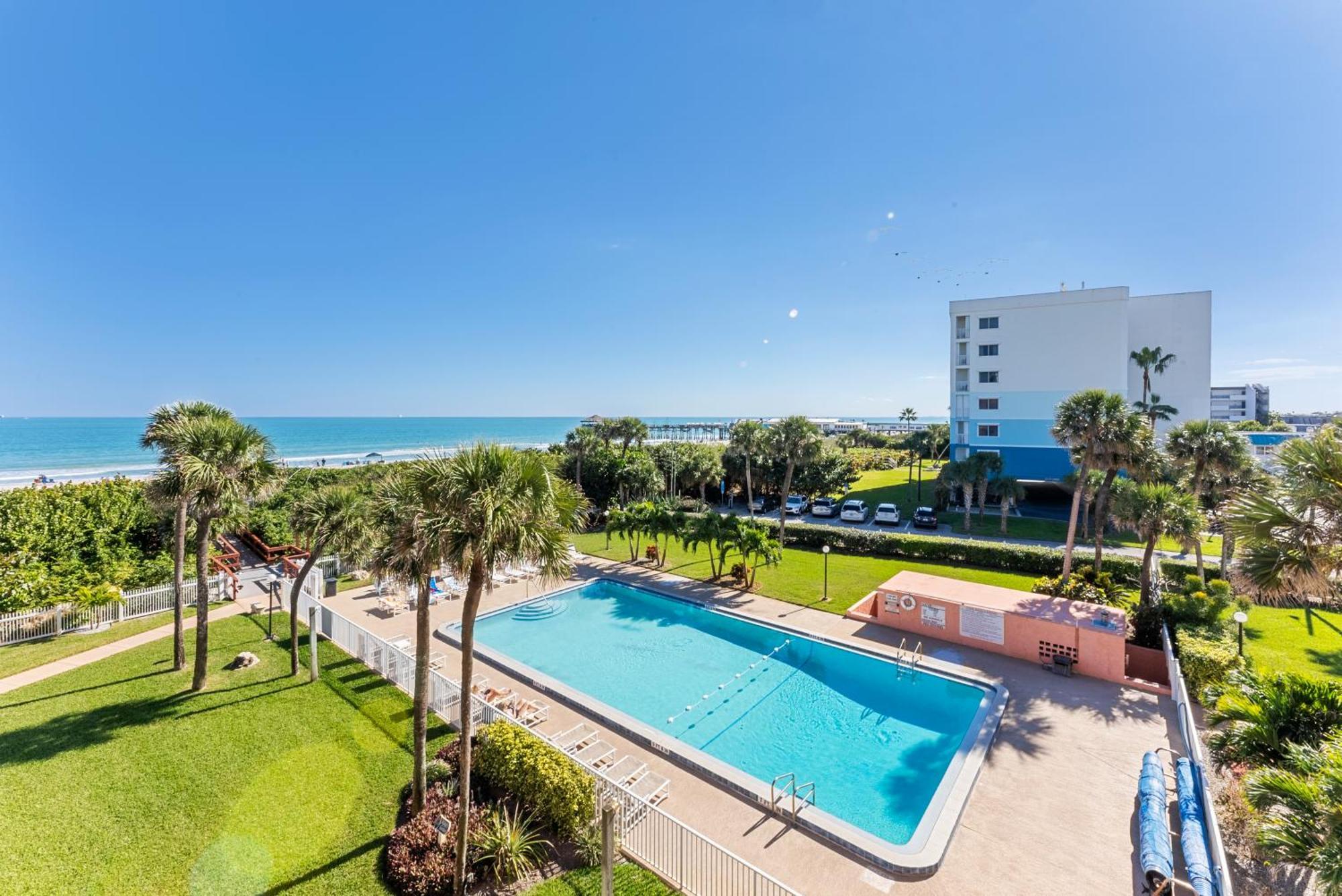 Cocoa Beach Towers Luaran gambar