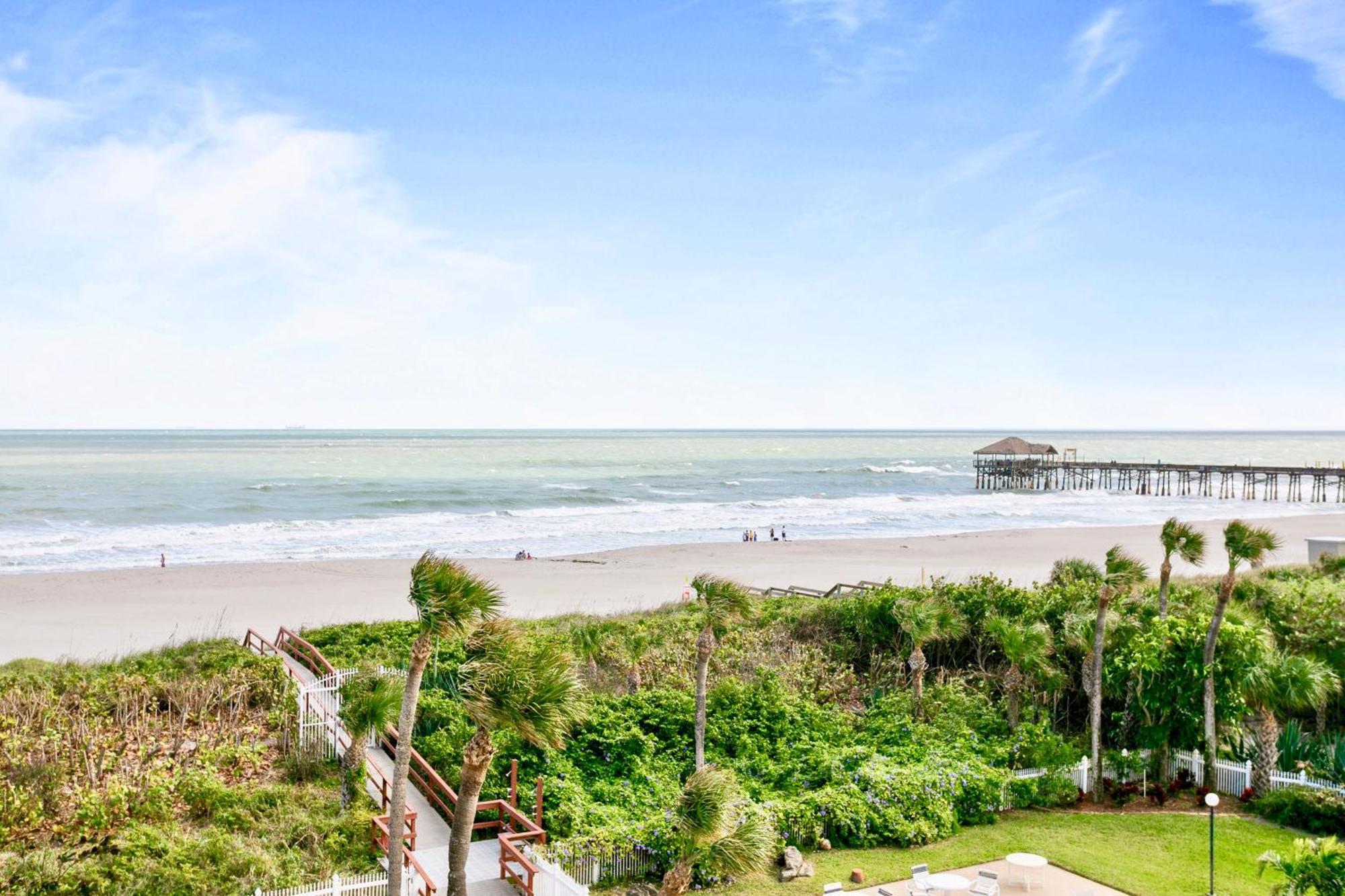 Cocoa Beach Towers Bilik gambar